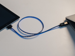 Flowing Effect iOS Dock Data+Charging Cable - Black w/Aqua EL